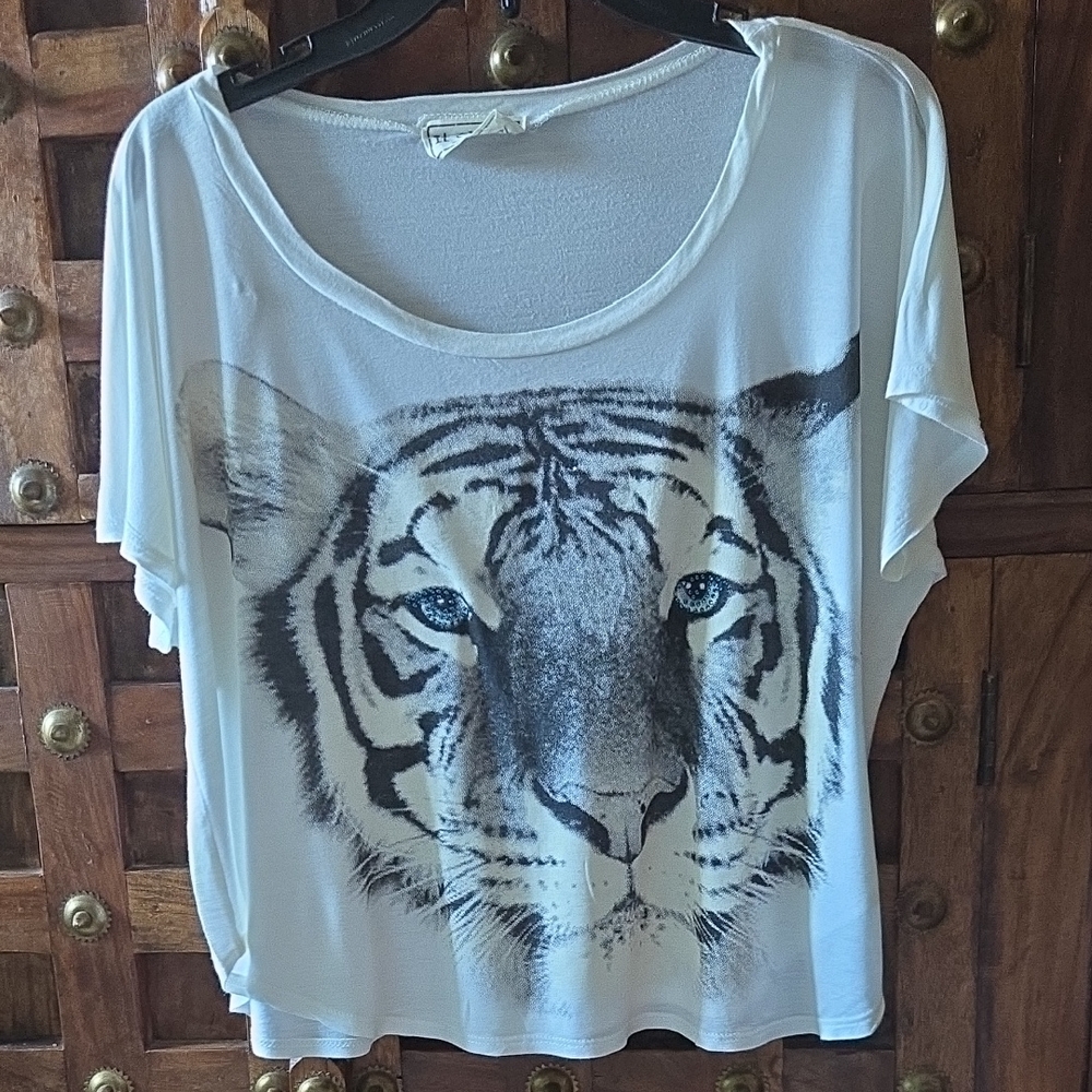 White Tiger Print Women's Top